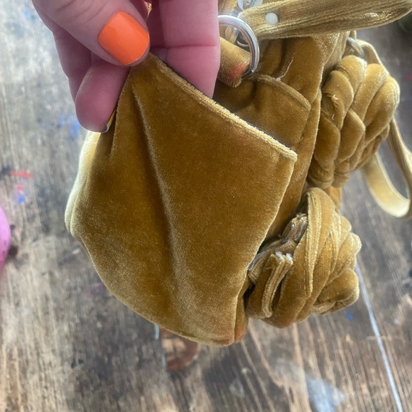 VINTAGE VELVET purse!! So FUN & UNIQUE- you'll be the only gal with this bag🤩 - Picture 11 of 15